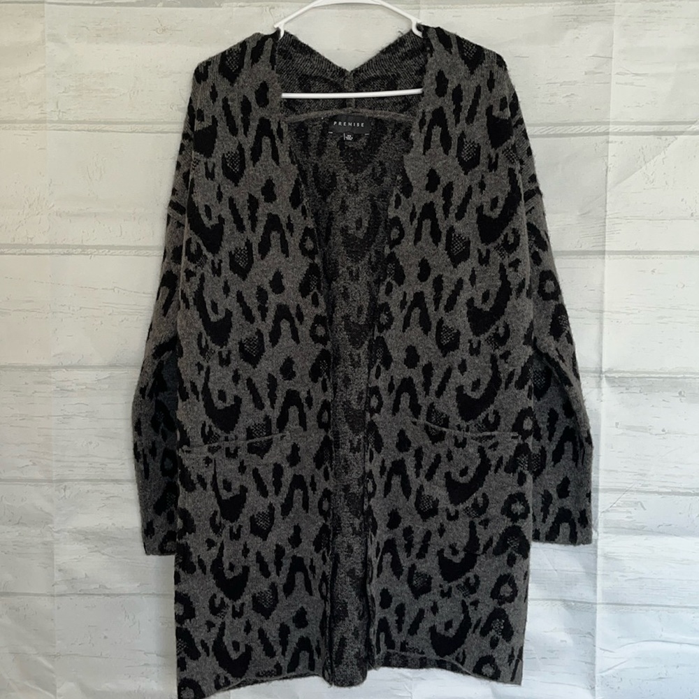 Premise Leopard Cheetah Gray Black Open Front Cardigan Sweater Pockets Size XS